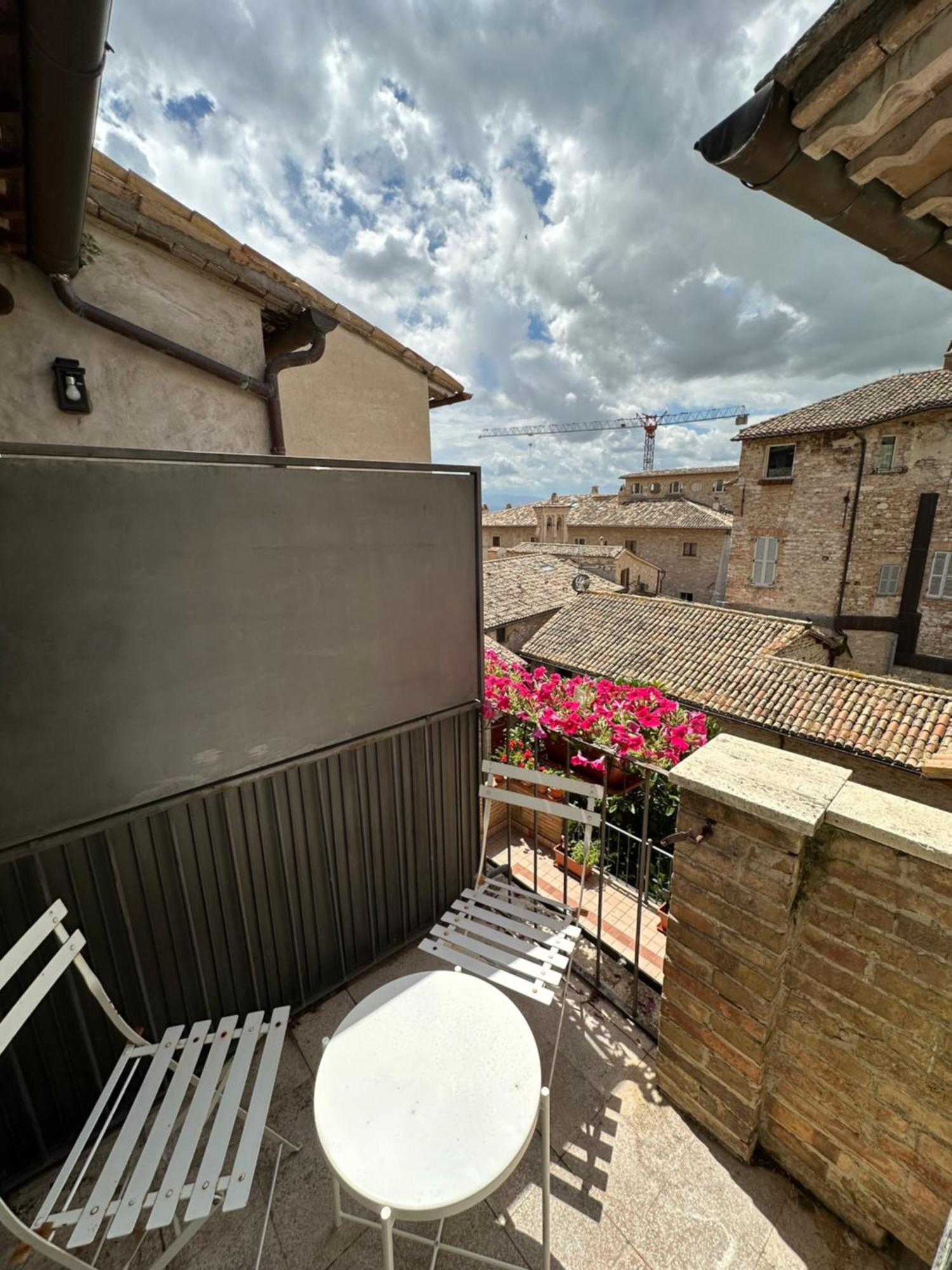 Portica Apartment أسيسي الغرفة الصورة