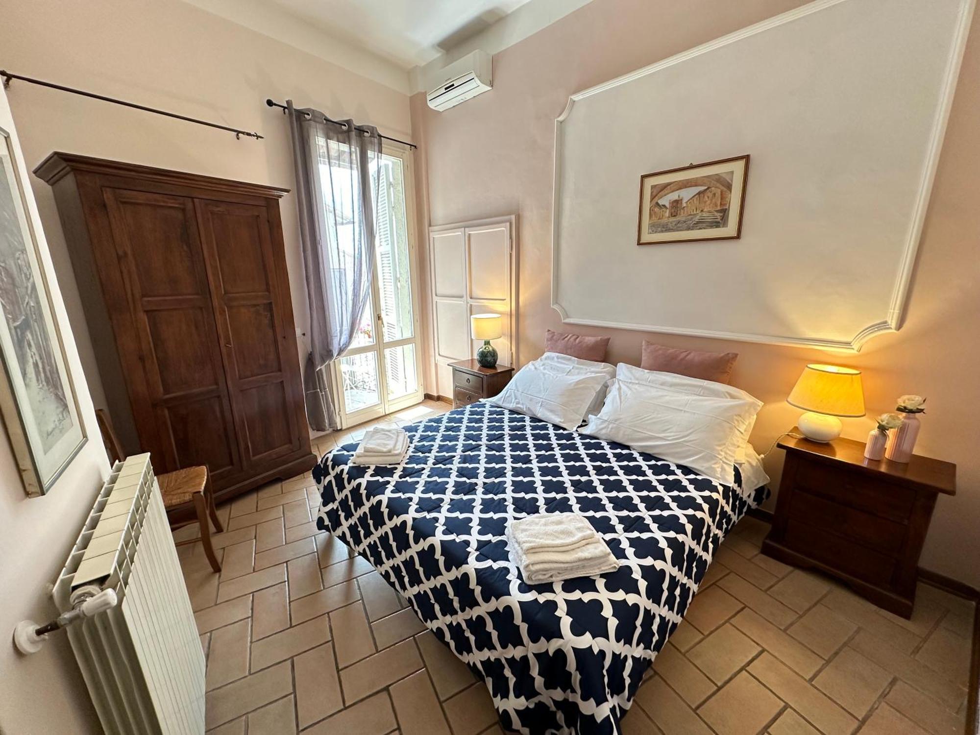 Portica Apartment أسيسي الغرفة الصورة