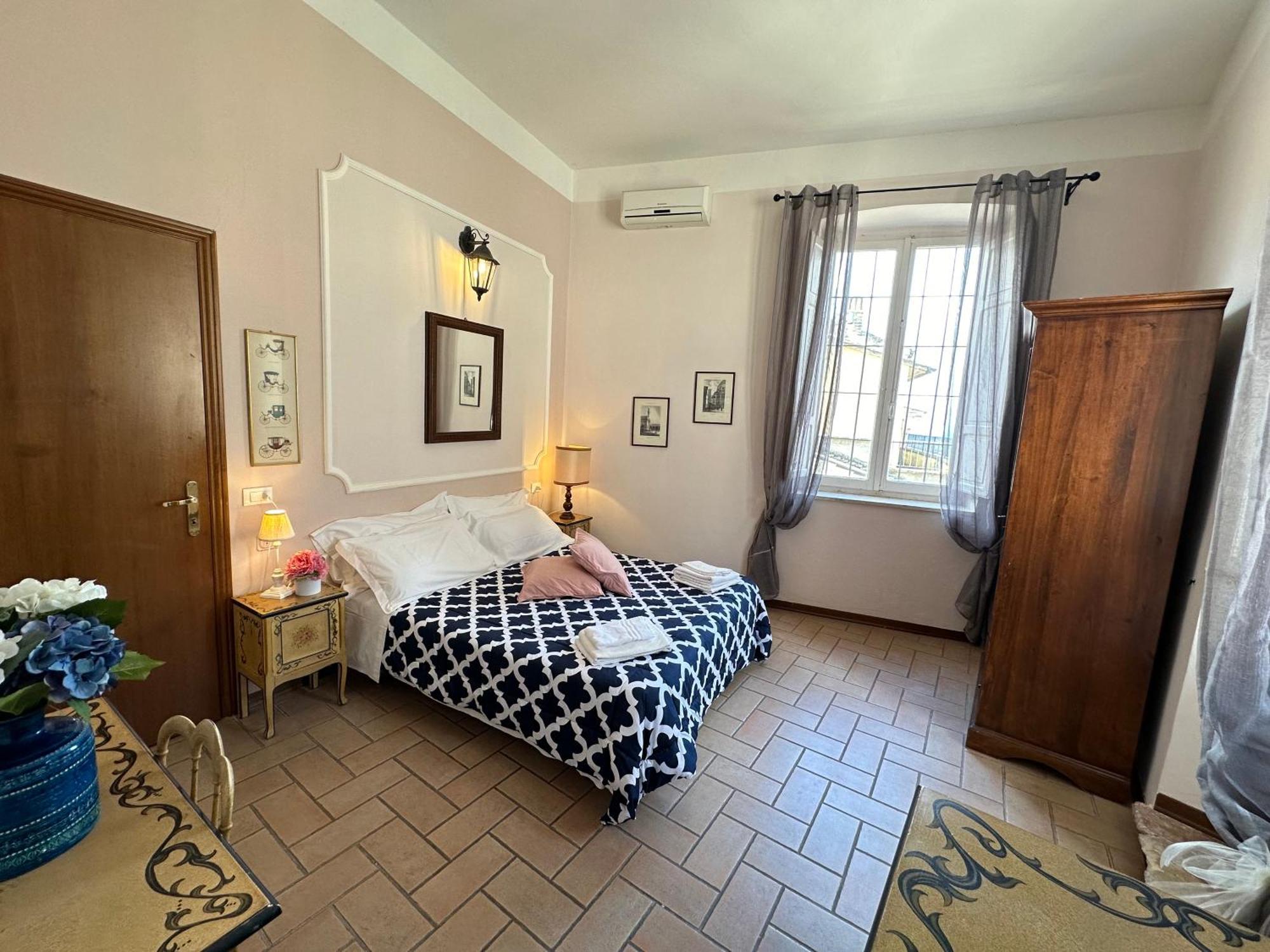 Portica Apartment أسيسي الغرفة الصورة
